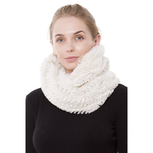 COPY - WOMENS ZIG ZAG CREAM FAUX FUR INFINITY SCARF - OS - Picture 1 of 4